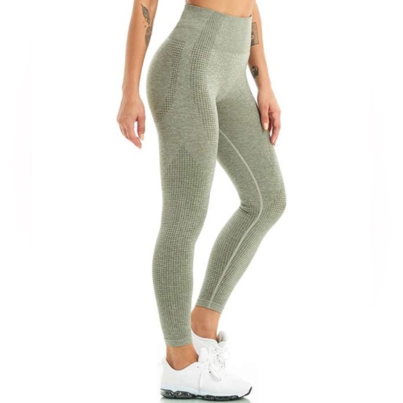 Women’s Green Workout Leggings - Picture 2 of 4